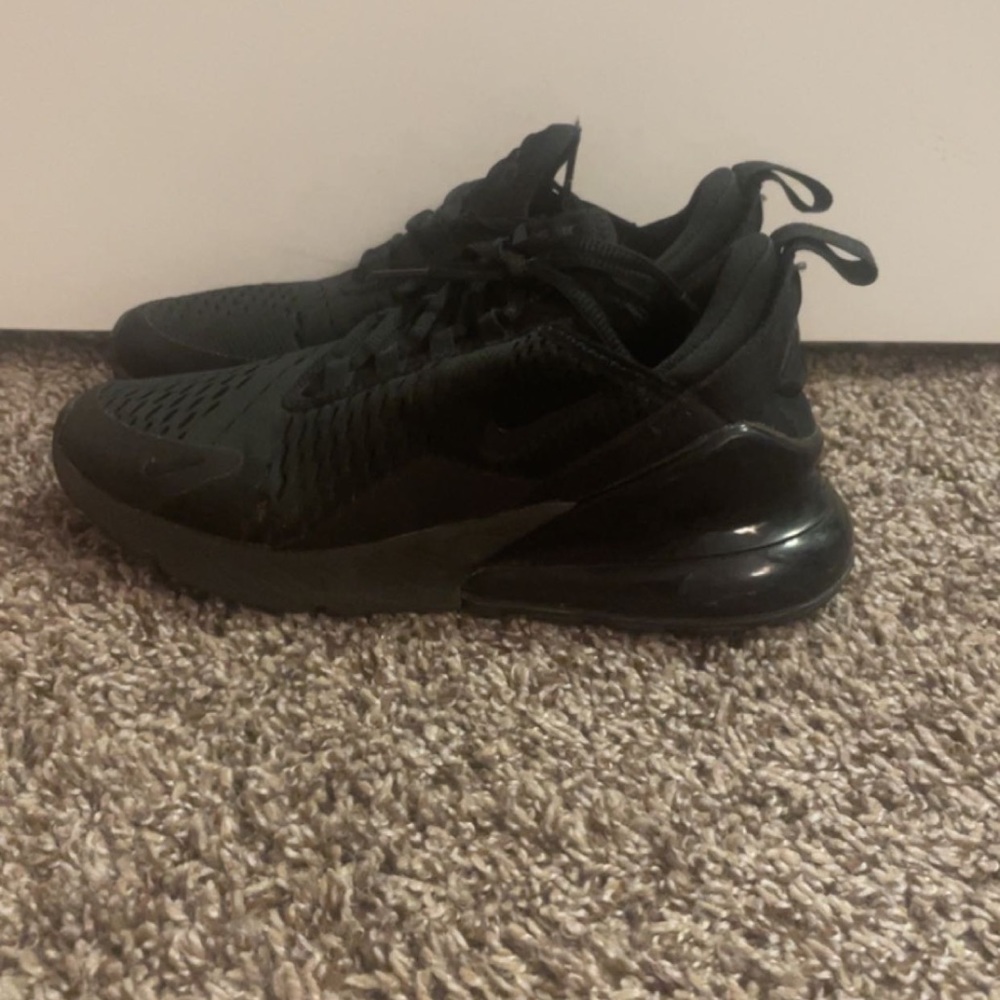 Nike all black air 270’s